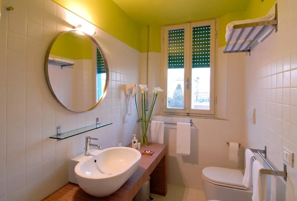 Il Piccolo Rooms Pontedera 2*,