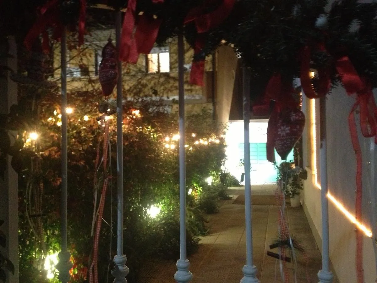 Il Piccolo Rooms Pontedera 2*,