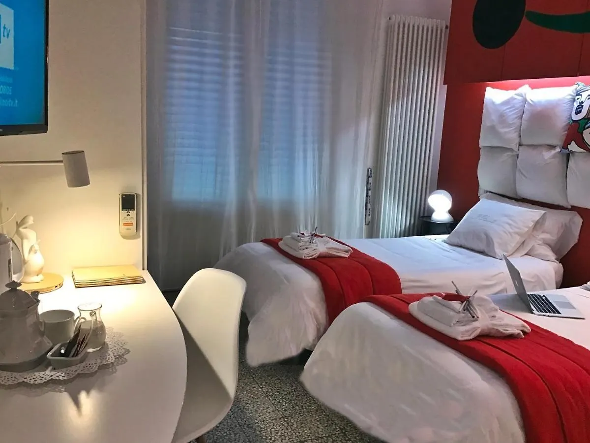 Il Piccolo Rooms Pontedera 2*,  Italy