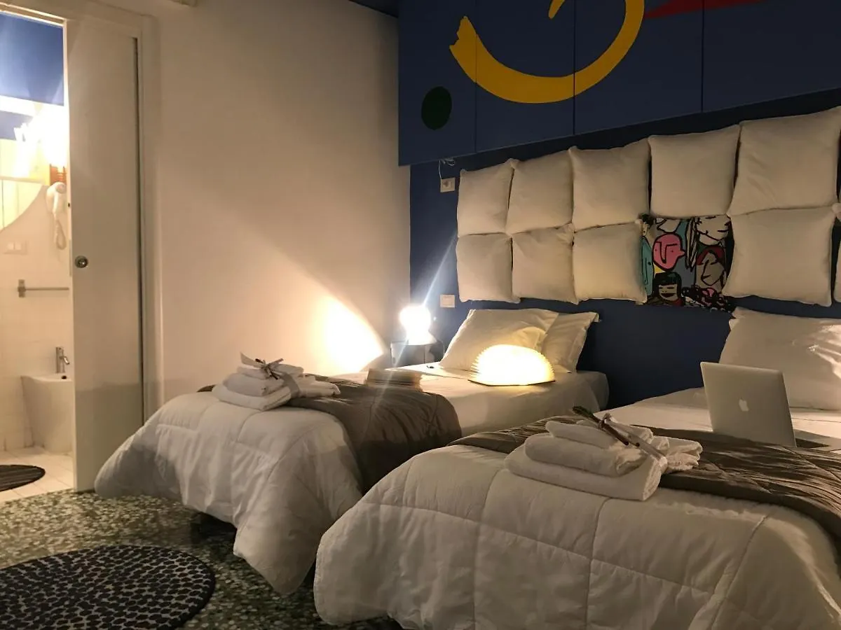 Il Piccolo Rooms location